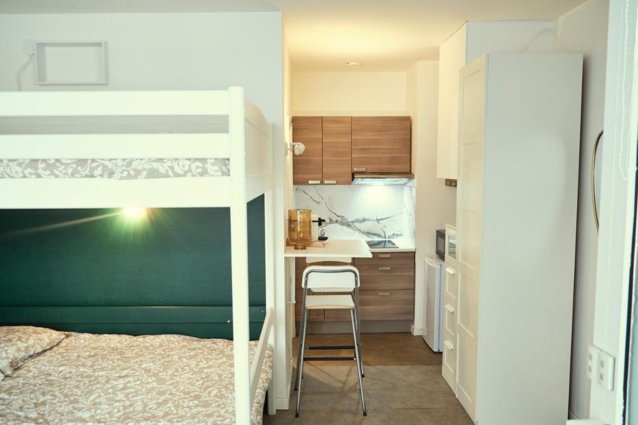 Suite Hanoi Villeurbanne Bagian luar foto